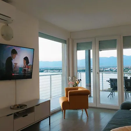 Apartment Sunset View Penthouse - Modern Three Bedroom With Amazing Sea View *