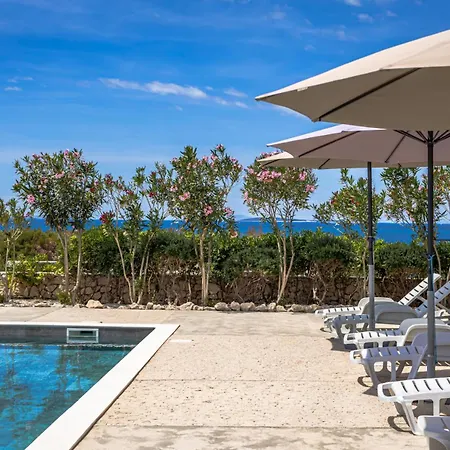 Sunset View Penthouse - Modern Three Bedroom With Amazing Sea View Apartment