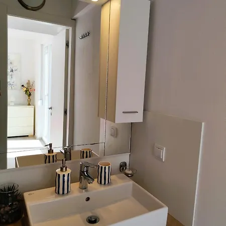 Sunset View Penthouse - Modern Three Bedroom With Amazing Sea View Apartment *