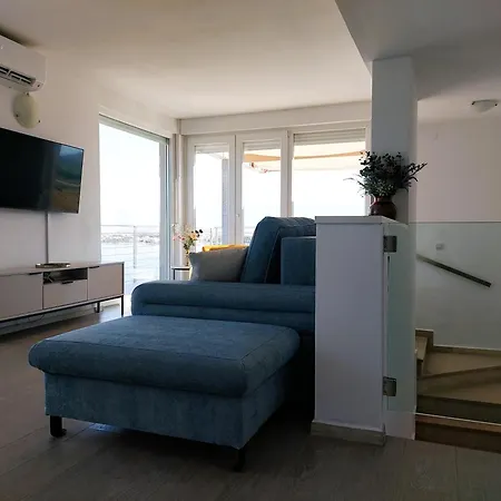 Sunset View Penthouse - Modern Three Bedroom With Amazing Sea View Apartment